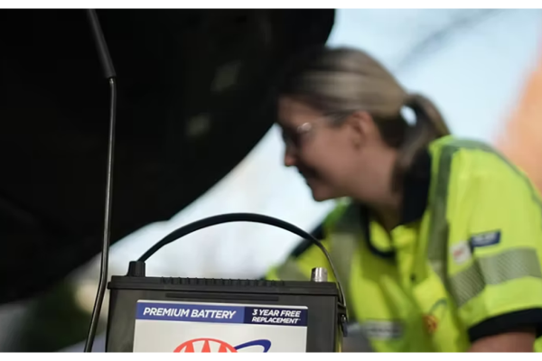 On-Demand Roadside Rescue: Towing and Repair Services at Your Fingertips