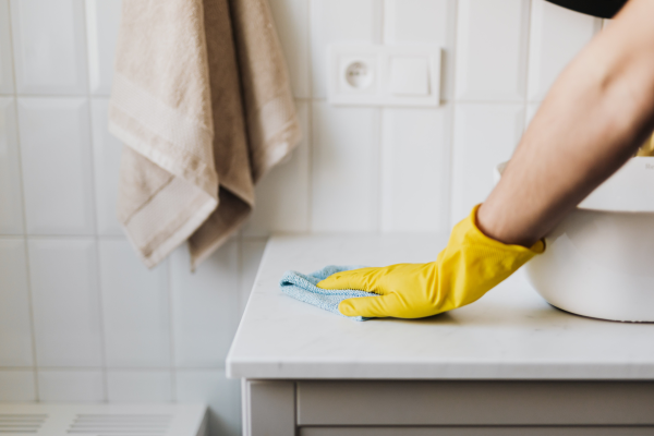Top 10 Efficient Housekeeping Hacks for Busy Homes