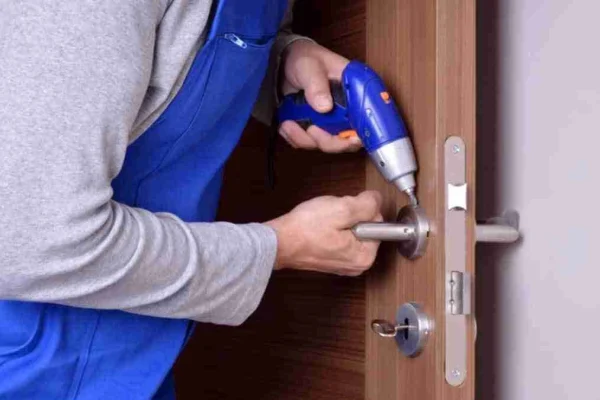 Guide to Auto, Commercial, Residential, and Specialized Locksmiths Explained